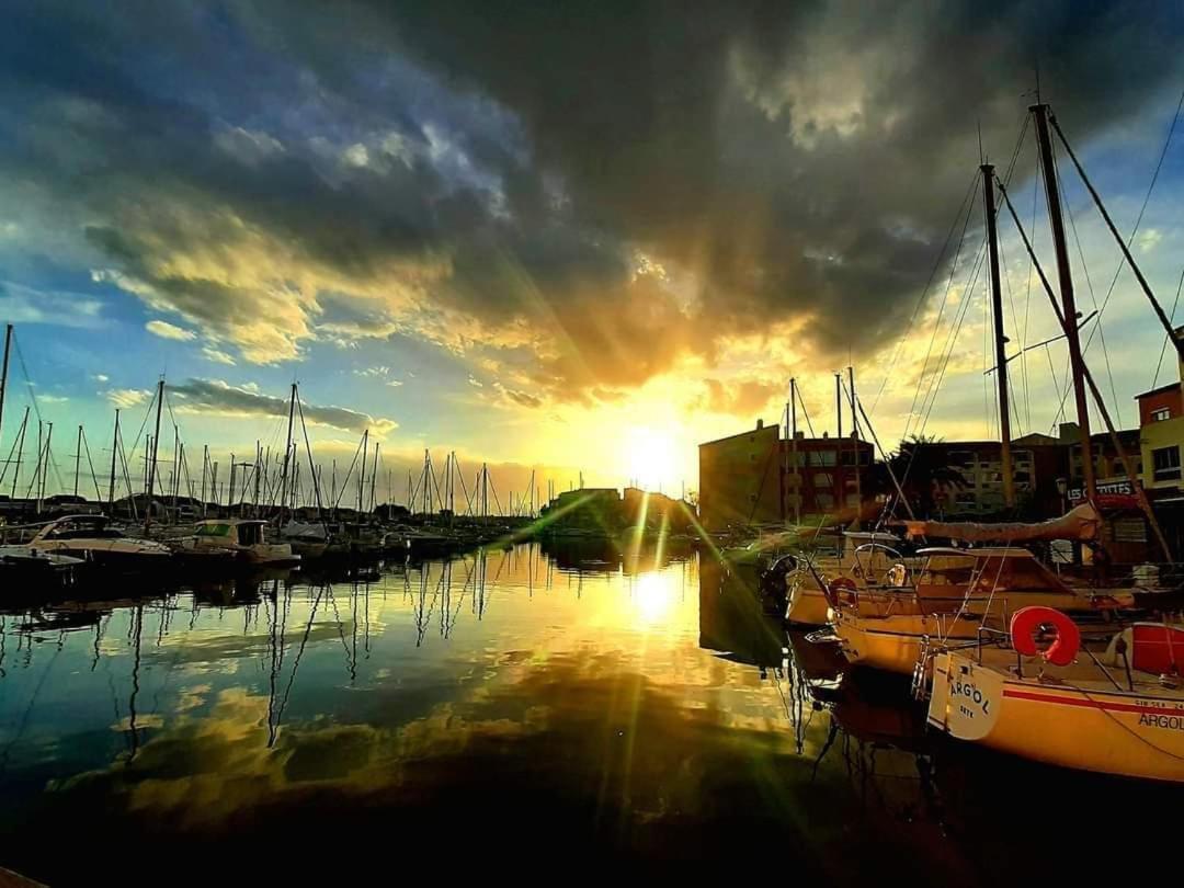 Cap d'Agde T2 avec piscine, tennis et parking. Extérieur photo