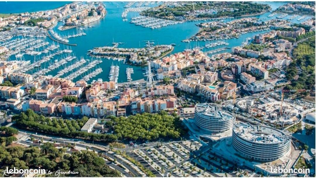 Cap d'Agde T2 avec piscine, tennis et parking. Extérieur photo