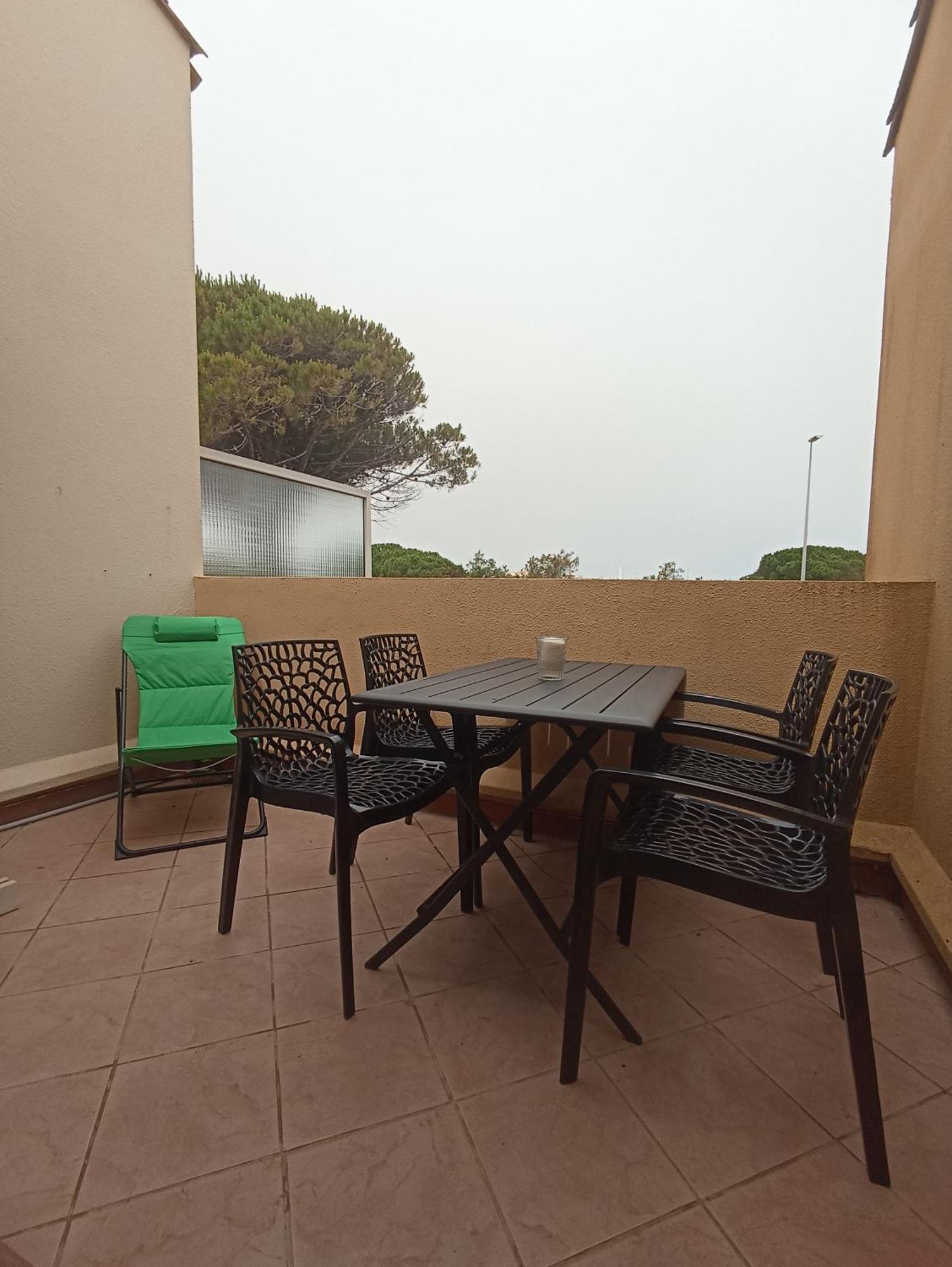 Cap d'Agde T2 avec piscine, tennis et parking. Extérieur photo